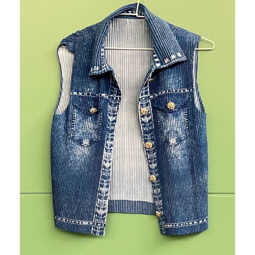 ［我愛皺摺名店］春秋著 粗牙籤直條紋皺摺 牛仔藍刷色 馬甲背心-細節圖6