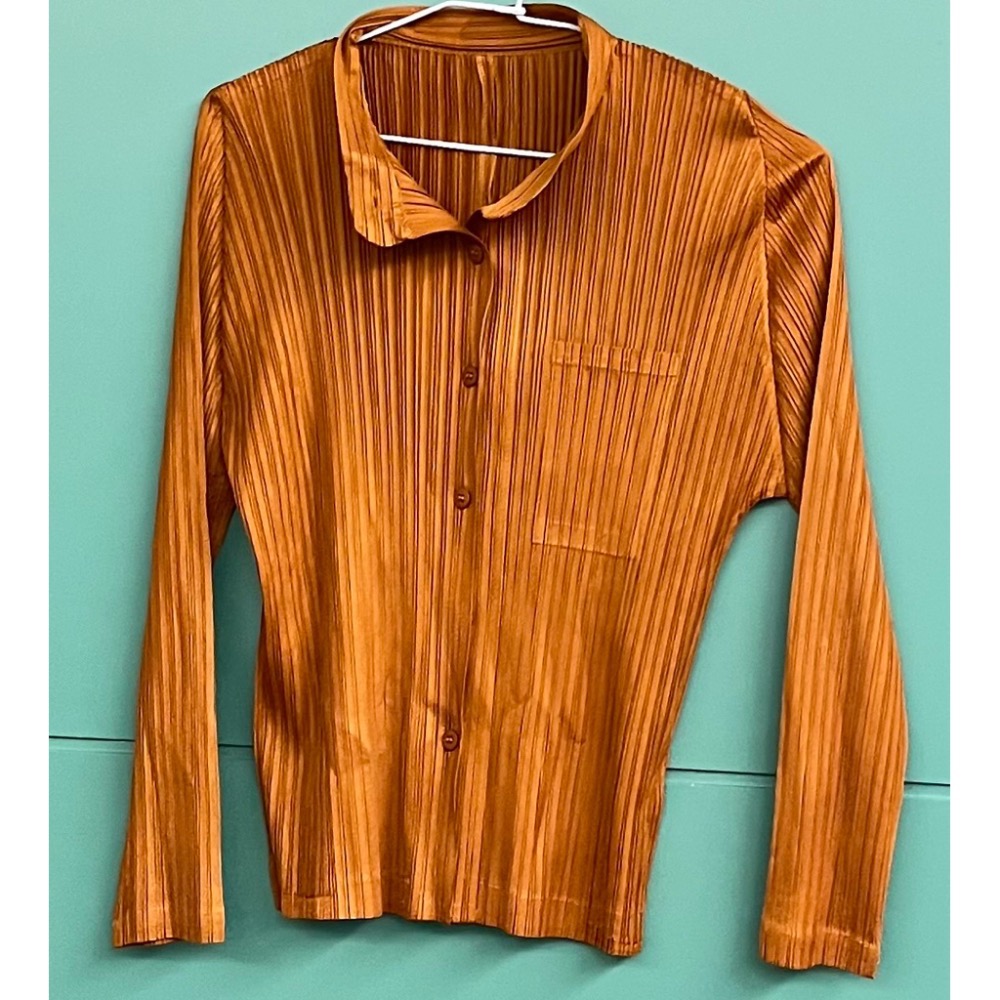 ［我愛皺摺名店］春秋著 KK直條紋皺摺 金棕色 半高領襯衫-細節圖3