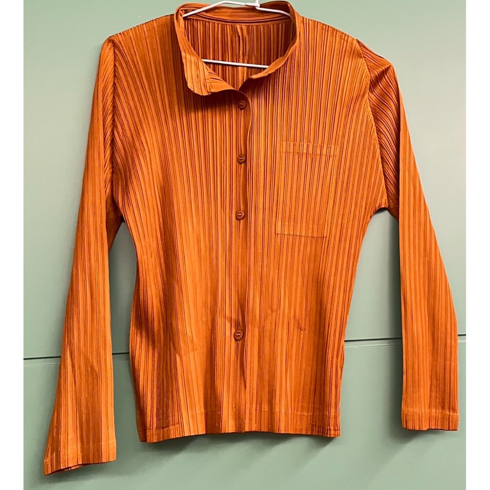 ［我愛皺摺名店］春秋著 KK直條紋皺摺 金棕色 半高領襯衫-細節圖6