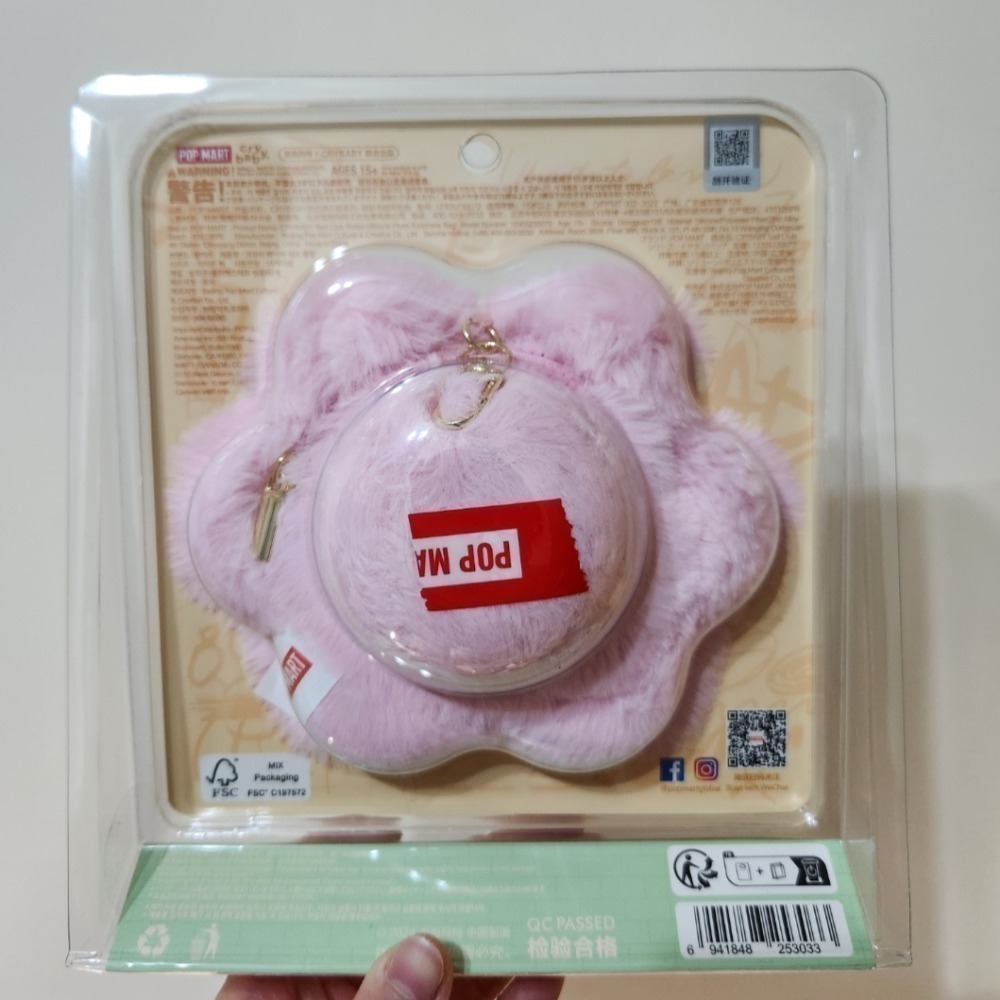 （現貨）泡泡瑪特Crybaby全新哭熊耳機包／Crybaby哭花耳機包／Crybaby櫻桃吊卡-細節圖5