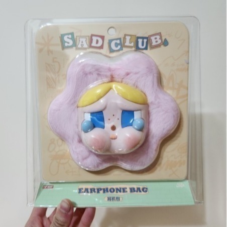 （現貨）泡泡瑪特Crybaby全新哭熊耳機包／Crybaby哭花耳機包／Crybaby櫻桃吊卡-規格圖6
