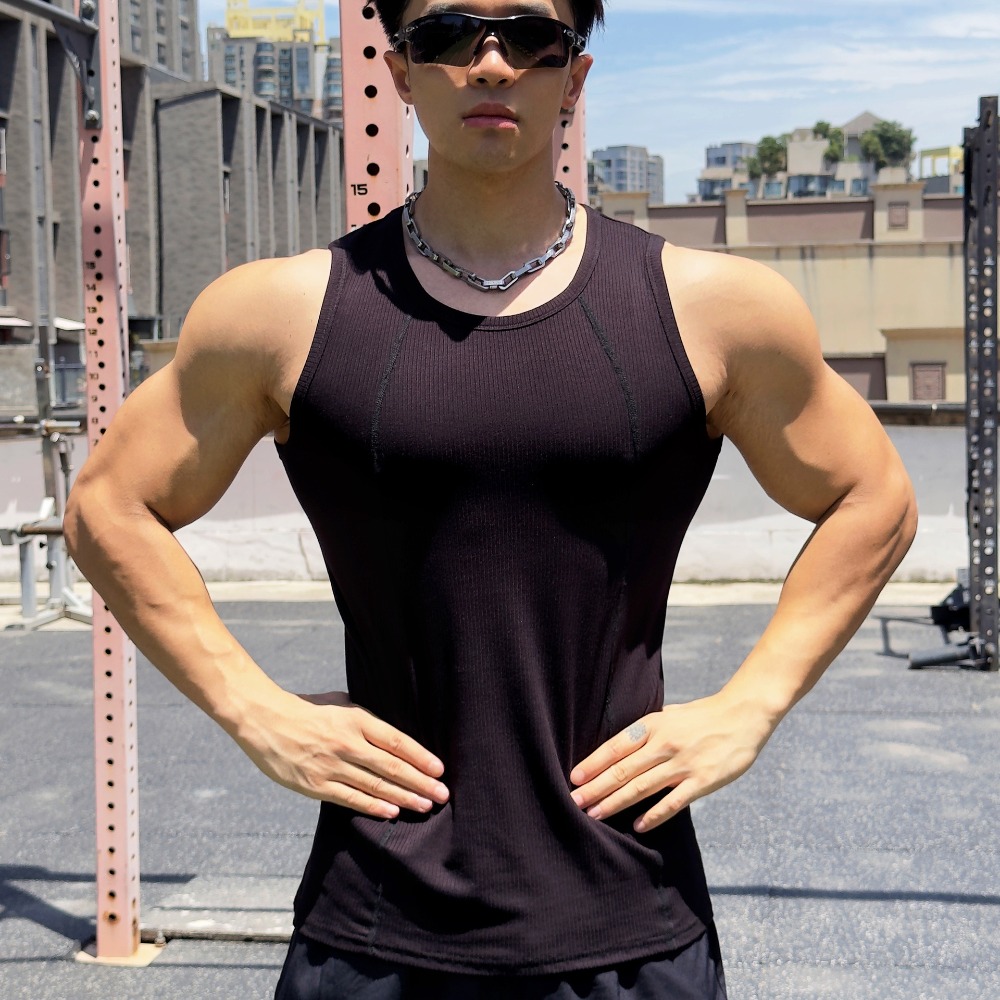 棉質螺紋款 六針四線修身立體版型 透氣寬鬆男馬甲背心 舒適透氣吸濕排汗 運動健身訓練男生背心-規格圖10