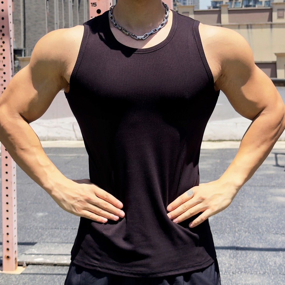 棉質螺紋款 六針四線修身立體版型 透氣寬鬆男馬甲背心 舒適透氣吸濕排汗 運動健身訓練男生背心-規格圖10