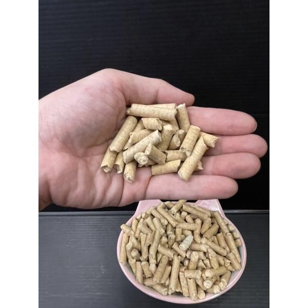 ✪四寶的店n✪附發票~崩解式 頂級松木砂1.5kg➤木屑砂 松木沙 環保砂 墊材 底材 刺蝟 貓 鼠 兔 鳥 貓砂-細節圖4