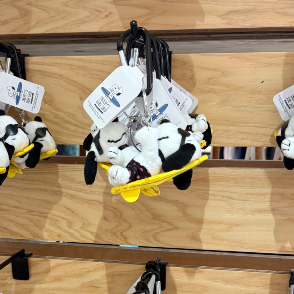 Snoopy’s surf shop 戴墨鏡史努比躺衝浪板-細節圖2