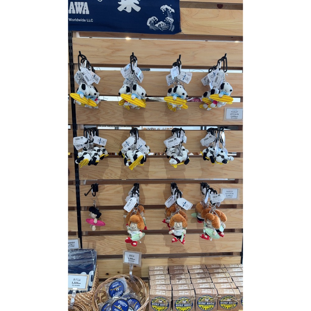 Snoopy’s surf shop 戴墨鏡史努比躺衝浪板-細節圖3