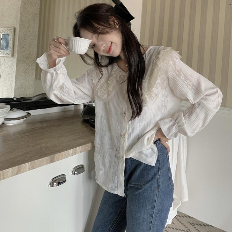 春天氣息！約會必搭💝  韓版溫柔lady珍珠釦蕾絲襯衫   韓系 顯瘦 女裝 衣服 基本款 T恤 短袖 上衣 短版 上著-細節圖2