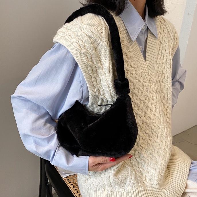 🔖特價$198🔥  氛圍感必備🐻  熊寶寶毛絨腋下包（3色）小包 斜背包 手提包 皮革包 大包 韓版 特價-細節圖4