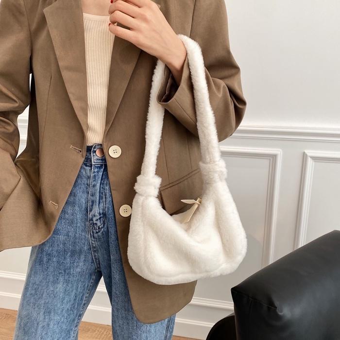 🔖特價$198🔥  氛圍感必備🐻  熊寶寶毛絨腋下包（3色）小包 斜背包 手提包 皮革包 大包 韓版 特價-細節圖6