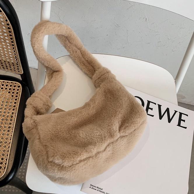 🔖特價$198🔥  氛圍感必備🐻  熊寶寶毛絨腋下包（3色）小包 斜背包 手提包 皮革包 大包 韓版 特價-細節圖8