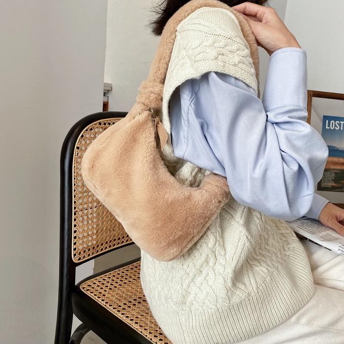 🔖特價$198🔥  氛圍感必備🐻  熊寶寶毛絨腋下包（3色）小包 斜背包 手提包 皮革包 大包 韓版 特價-細節圖9