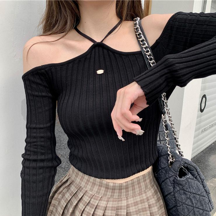 顯瘦設計感十足💝  小性感一字領掛脖針織上衣（2色）-細節圖2