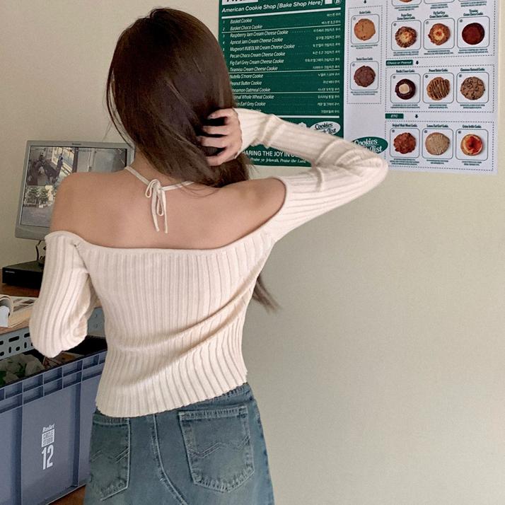 顯瘦設計感十足💝  小性感一字領掛脖針織上衣（2色）-細節圖3