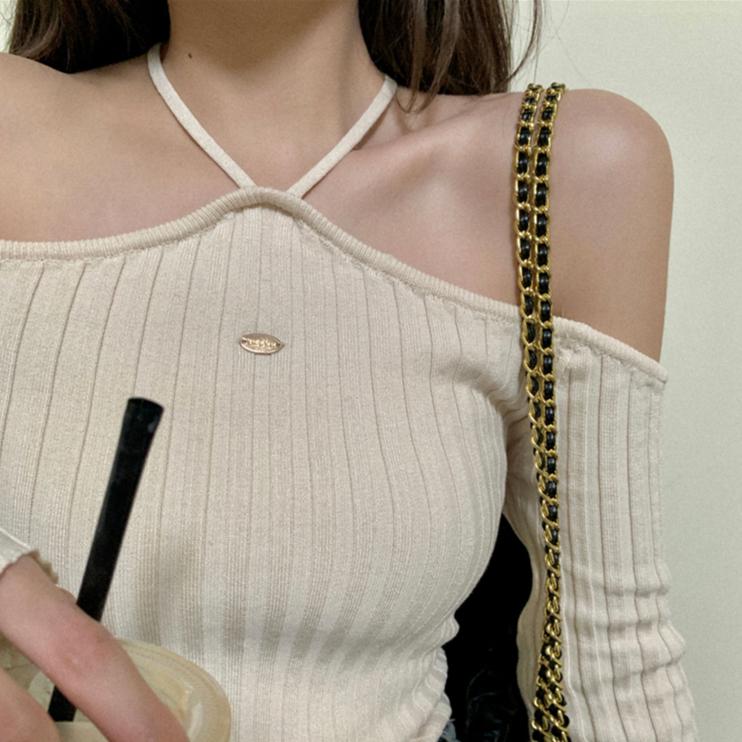 顯瘦設計感十足💝  小性感一字領掛脖針織上衣（2色）-細節圖5