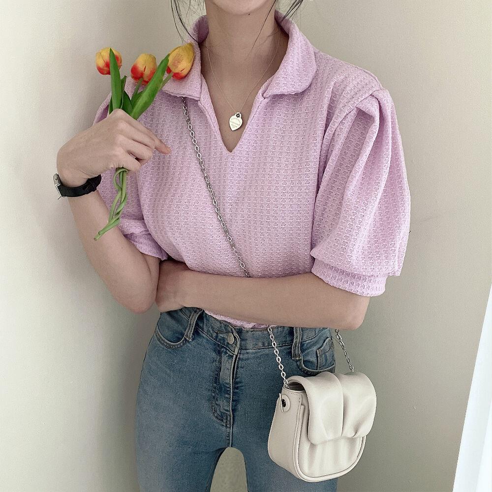 春款配色超美🌷  韓版溫柔小V領華夫格上衣（3色）韓系 顯瘦 特價 女裝 衣服 基本款 T恤 短袖 上衣 短版 上著-細節圖5