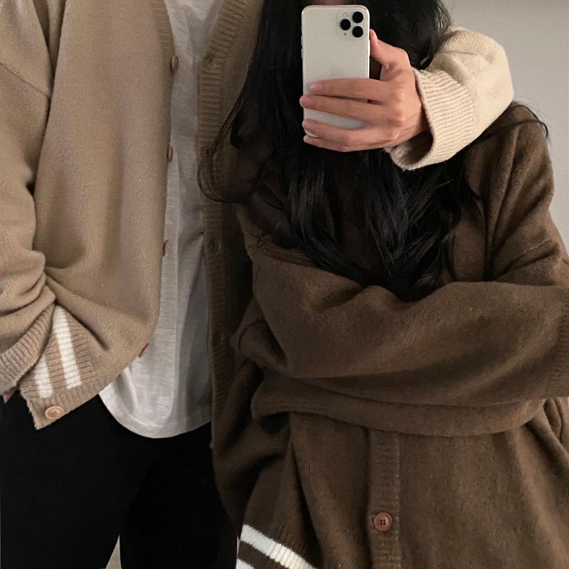 超多顏色可以選❗️  韓版慵懶V領排扣針織外套（6色）韓系 顯瘦 特價 女裝 外搭 基本款 T恤 針織 外套 短版 上著-細節圖2