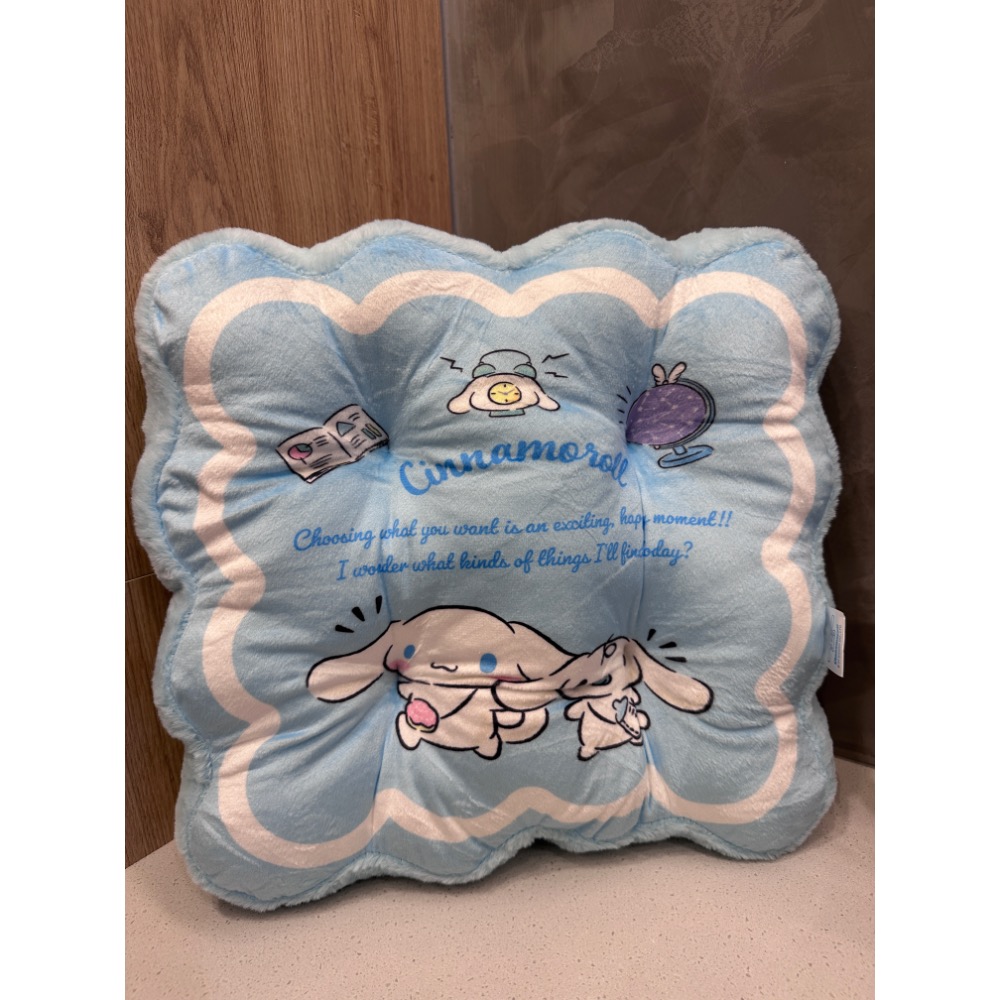 《雷標正版》三麗鷗 酷洛米 美樂蒂 布丁狗 Hello Kitty 大耳狗 坐墊 靠枕 椅墊 靠墊 布丁狗14英吋-規格圖7
