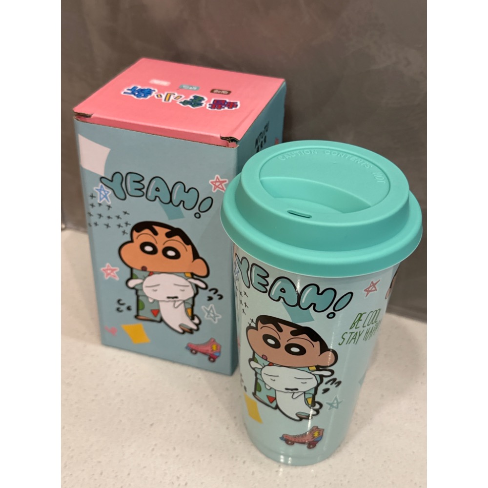 《雷標正版》蠟筆小新高逸杯 蠟筆小新咖啡杯 蠟筆小新陶瓷馬克杯 大容量咖啡杯 可愛卡通水杯 直桶杯 帶矽膠蓋 熱水杯 新-細節圖3