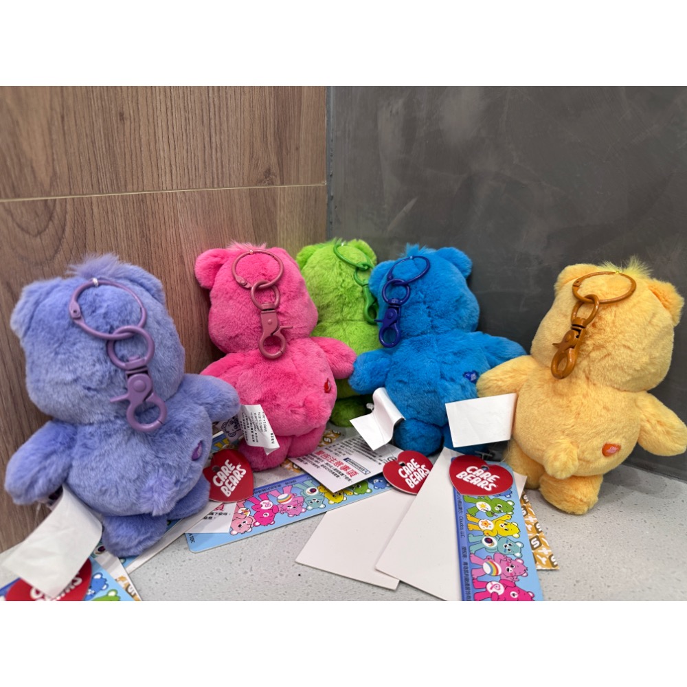 《雷標正版》CareBears愛心小熊吊飾 按壓發聲多色絨毛彩虹熊鑰匙圈 可愛掛件娃娃玩偶 禮物-細節圖3