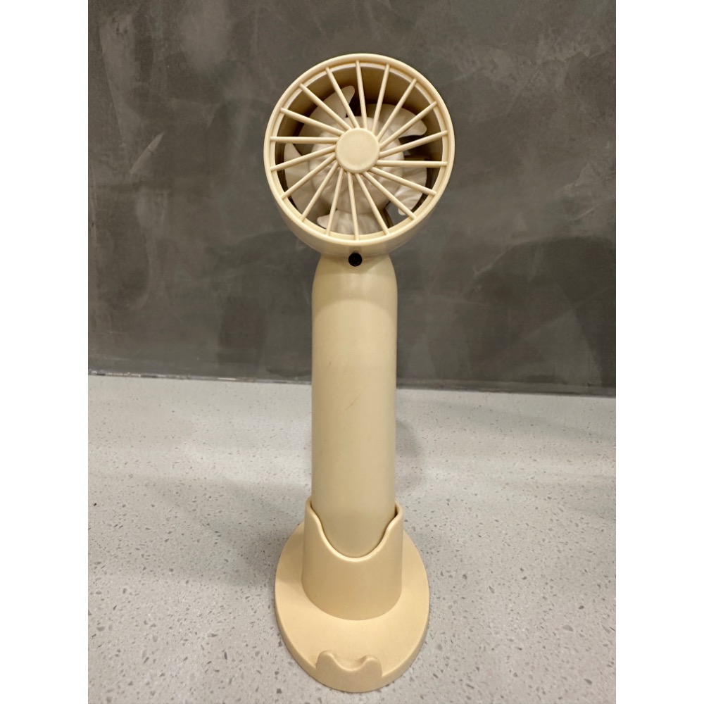 《正版》迪士尼小熊維尼款小風扇附底座 三段風速 靜音風扇 手持式充電款 消暑 TSUM TSUM-細節圖4