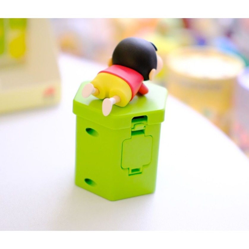 蠟筆小新造型的巧克力餅乾機（Chocobi Candy Machine）。   造型：機器頂部有一隻趴著的蠟筆小新公仔。-細節圖2