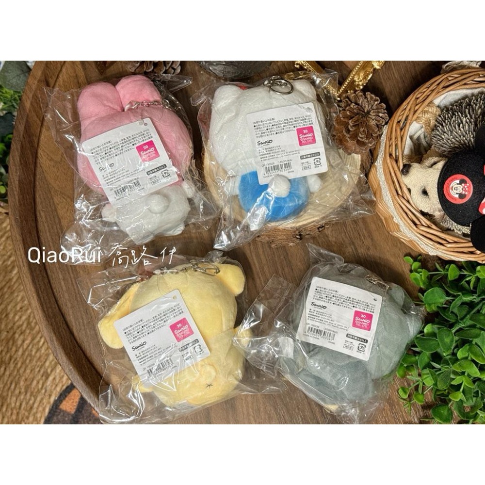 現貨 日本 sanrio 三麗鷗 399元 新款 豆豆眼 麻糬 娃娃吊飾 kitty 美樂蒂 布丁狗 酷企鵝-細節圖2