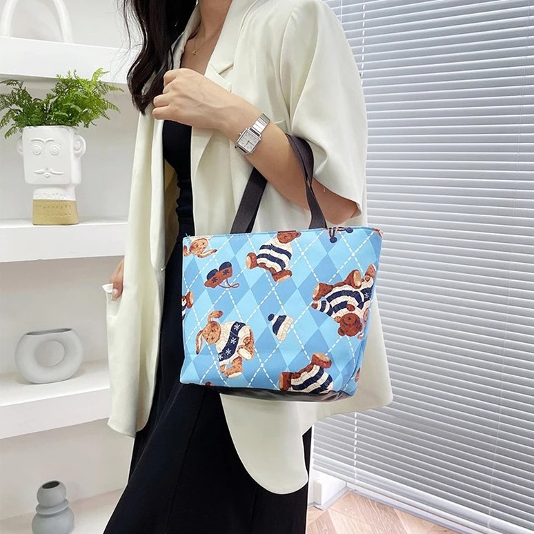 水餃包 手提包 輕量 現貨 防潑水尼龍 實拍 小包大容量 手提袋 媽媽包 短柄 印花尼龍包 小方包．多色-細節圖2