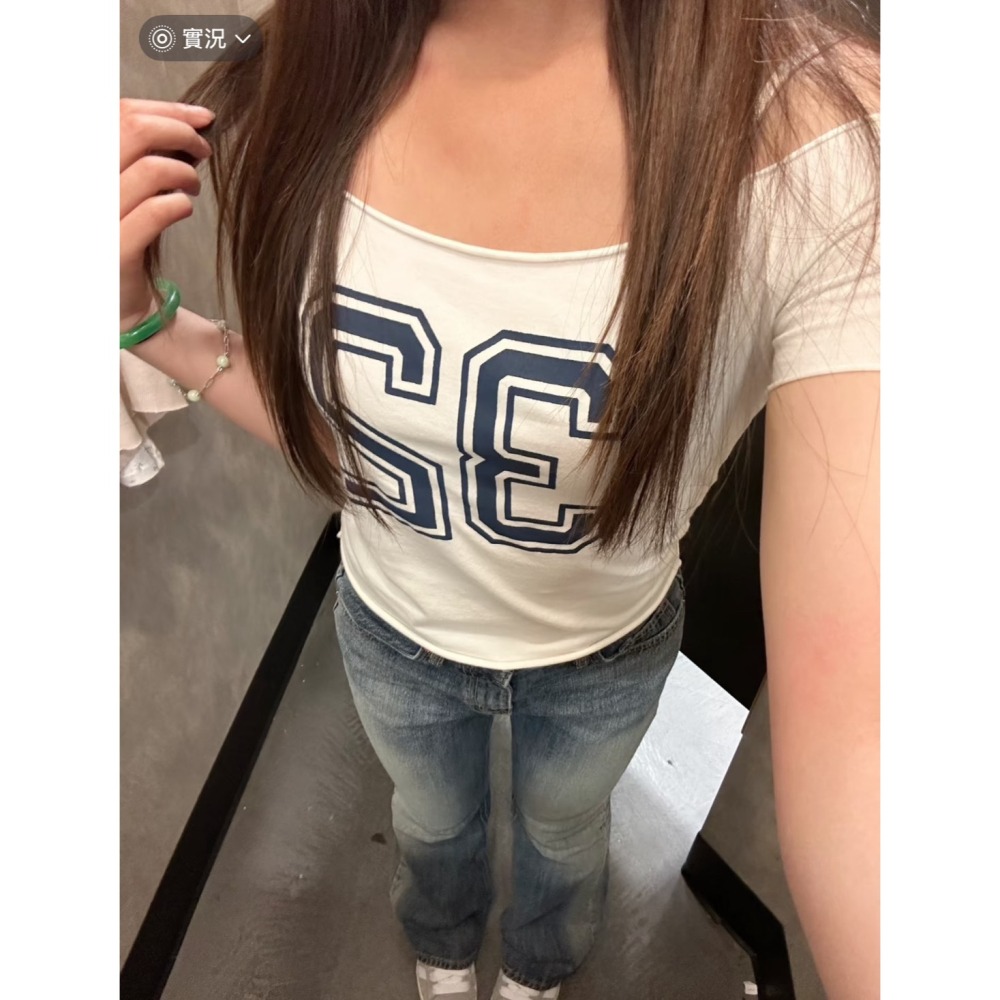 【現貨】Asa同款✨ Bonnie 32 Crop Top 斜肩數字短版上衣-細節圖3