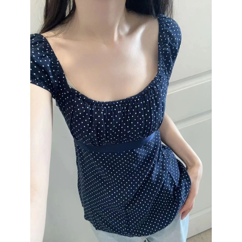 Hollister 點點短袖L