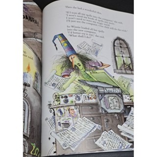 英文讀本   WINNIE＇S NEW COMPUTER  女巫溫妮系列：溫妮的新電腦-細節圖2