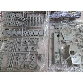 模型 Dragon Models 1:35 ＇39-＇45系列虎王後期型戰車（附新型履帶）阿登森林1944-細節圖6