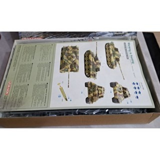 模型 Dragon Models 1:35 ＇39-＇45系列虎王後期型戰車（附新型履帶）阿登森林1944-細節圖8