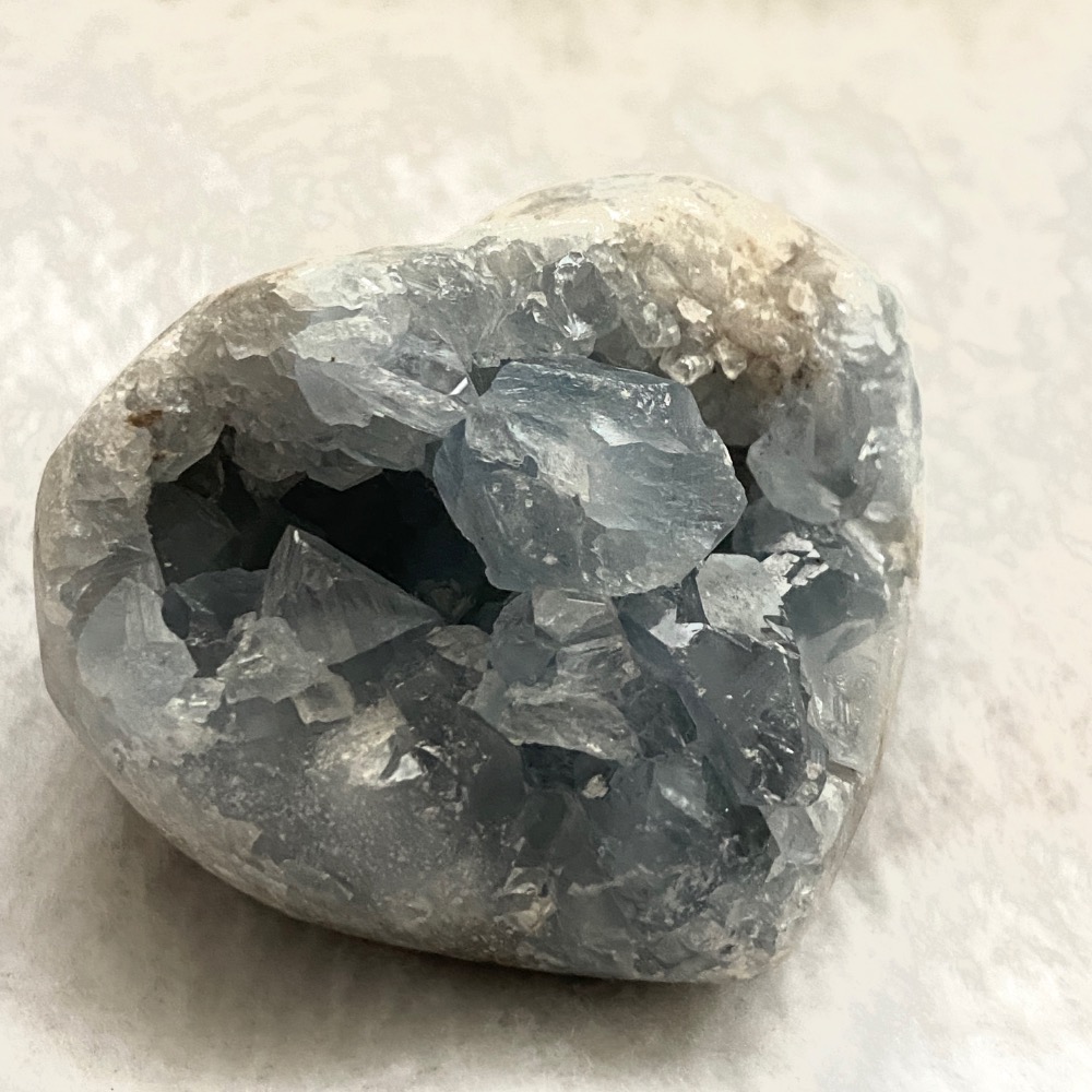 天青石 水晶 原礦 晶洞 愛心 悸動的瞬間-細節圖7