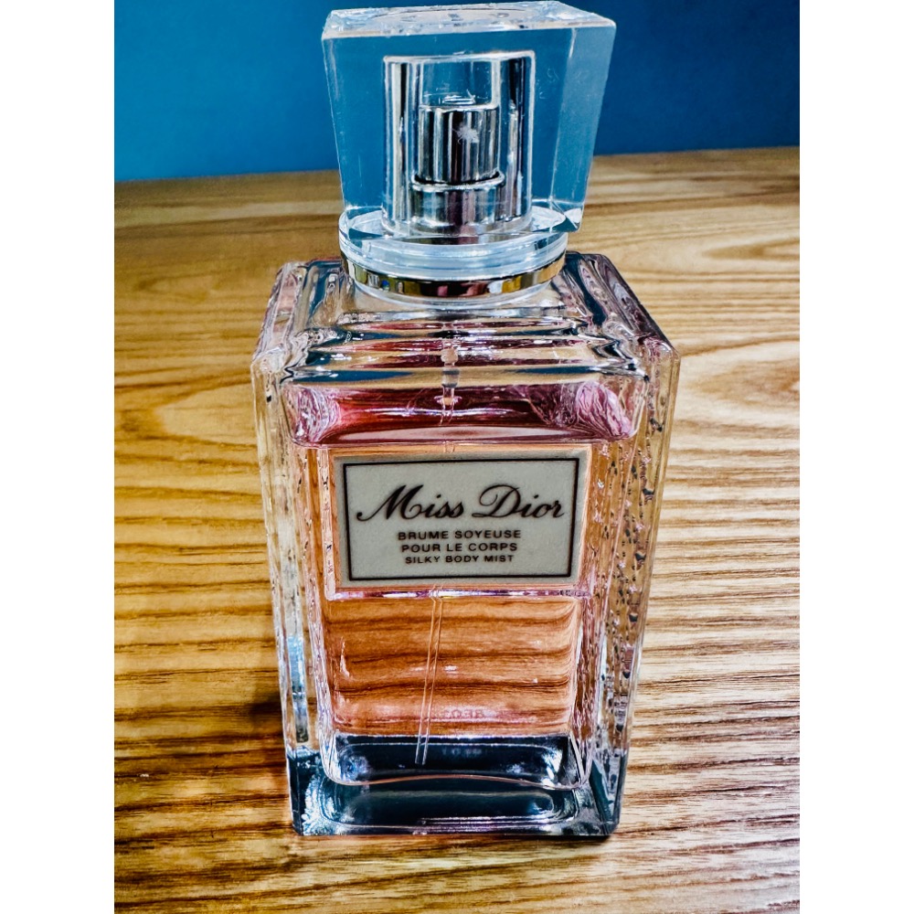 正品香水，購自國際機場與101百貨-二手-細節圖3