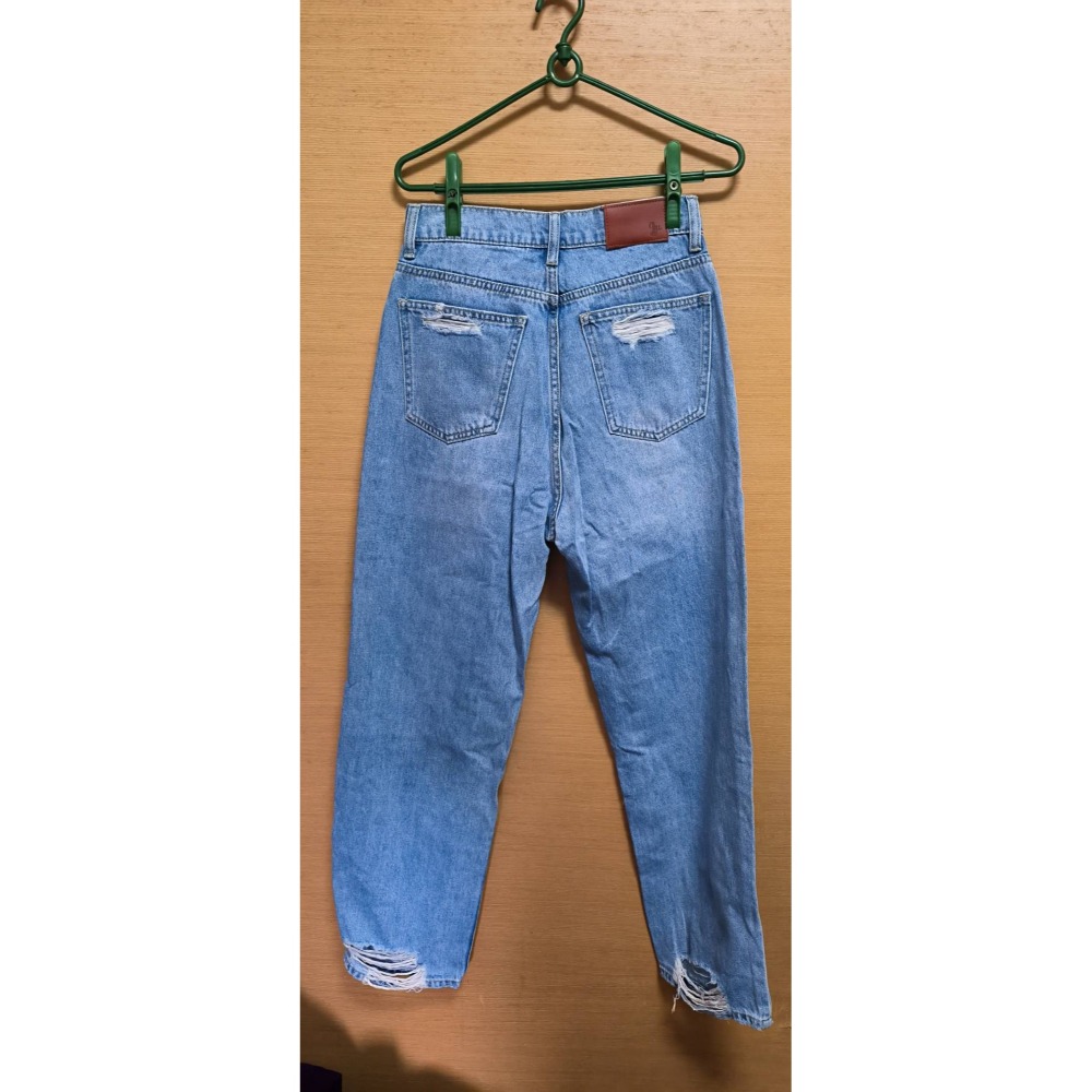 女款中腰刷色褲腳鬚邊口袋刷破牛仔褲-細節圖2