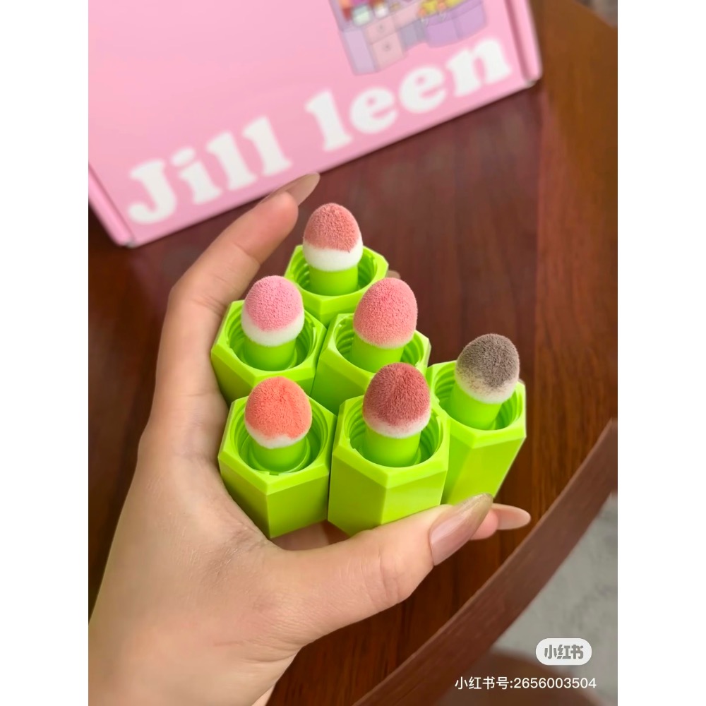 【新品預購】JILL LEEN 蠟筆小新 聯名款 腮紅液 腮紅泥 腮紅膏 膨脹收縮氛圍 提亮修容 自然提升氣色-細節圖3