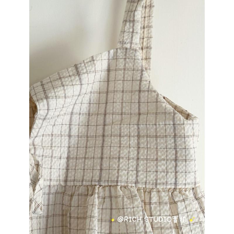 𝐑𝐈𝐂𝐇｜現貨*實拍♡清新格子吊帶荷葉邊兩穿上衣-細節圖7