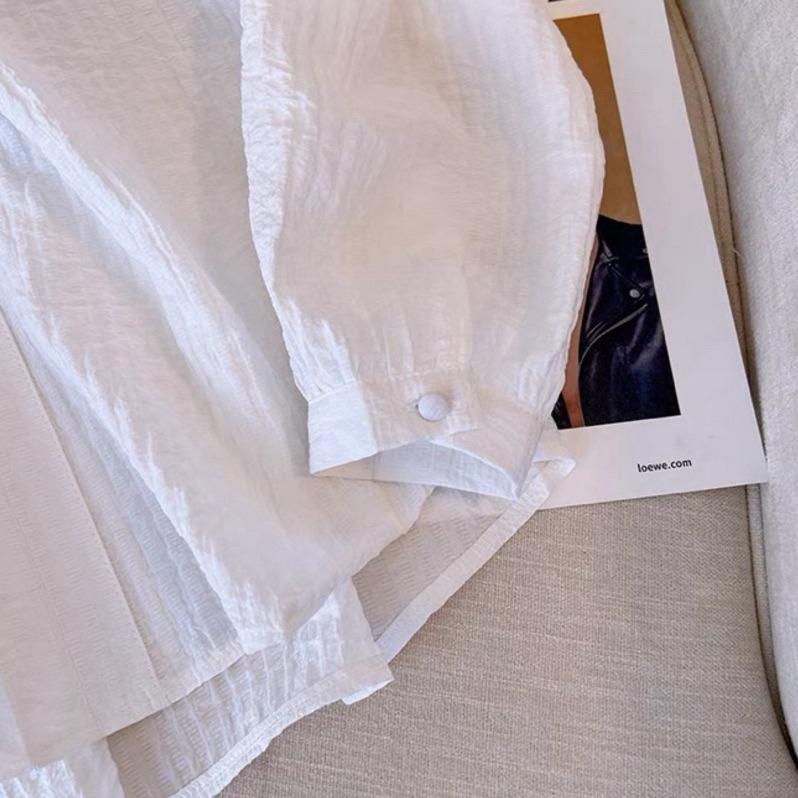 𝐑𝐈𝐂𝐇｜現貨🔥寬鬆木耳邊夏天輕薄v領上衣-細節圖6