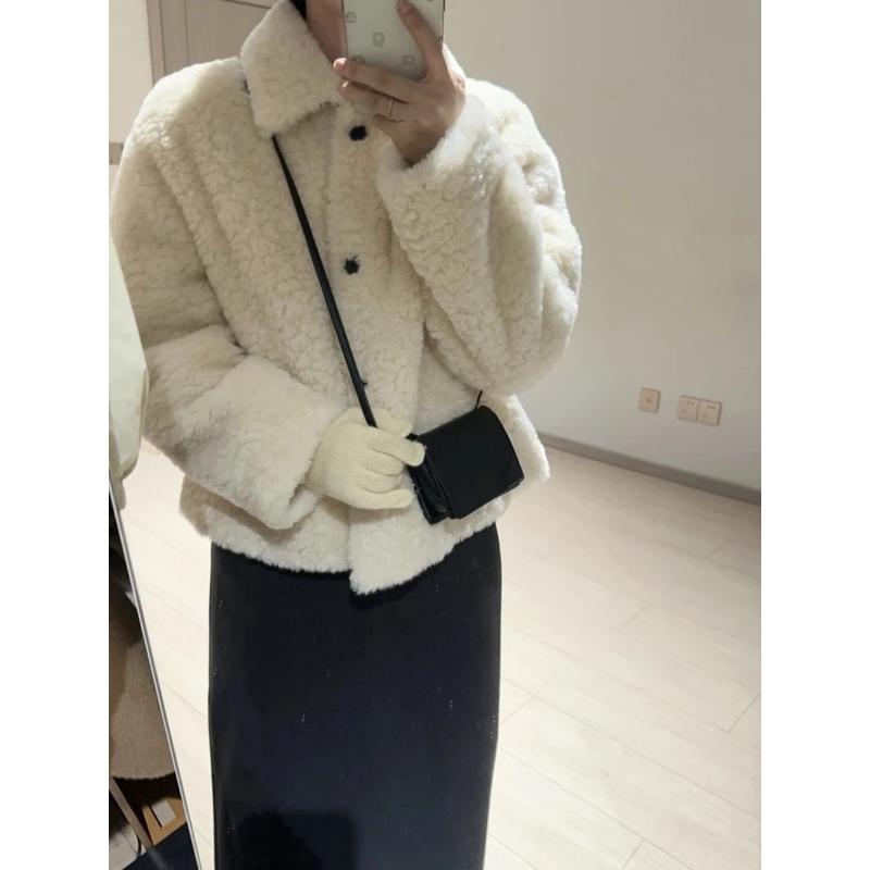 𝐑𝐈𝐂𝐇｜超舒服的小白熊毛感～♡白色翻領毛絨外套 𖤐 現貨-細節圖4