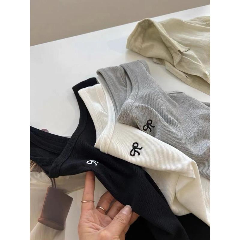 𝐑𝐈𝐂𝐇｜現貨🔥新品特價♡蝴蝶結刺繡純棉無袖背心-細節圖2