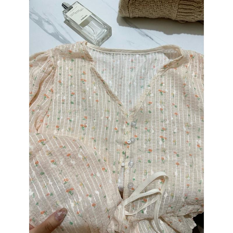 𝐑𝐈𝐂𝐇｜現貨🫶🏻春季微透花花防曬長袖短外套-細節圖3