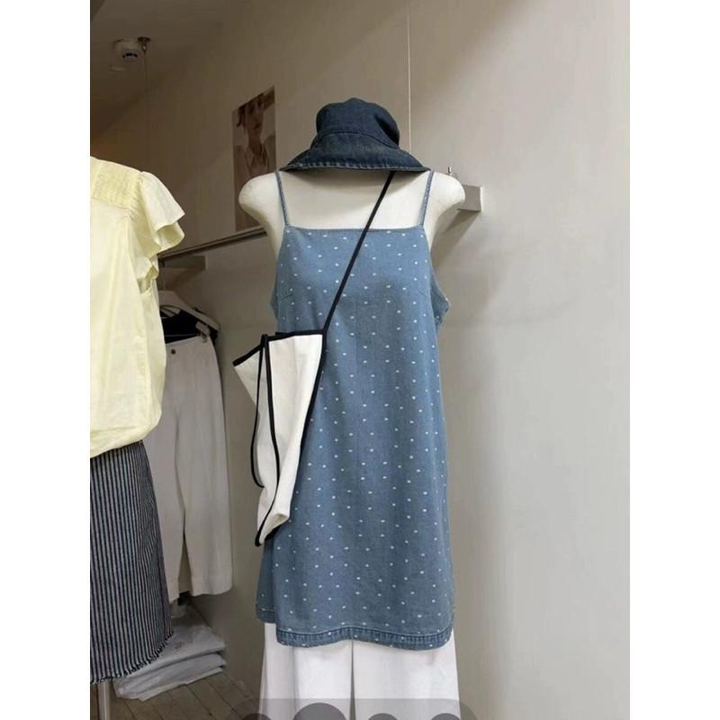 𝐑𝐈𝐂𝐇｜現貨🔥實拍*森系小碎花ins風牛仔吊帶裙-細節圖3