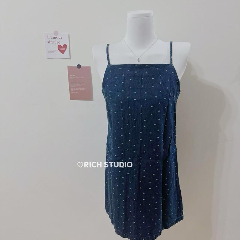 𝐑𝐈𝐂𝐇｜現貨🔥實拍*森系小碎花ins風牛仔吊帶裙-細節圖9