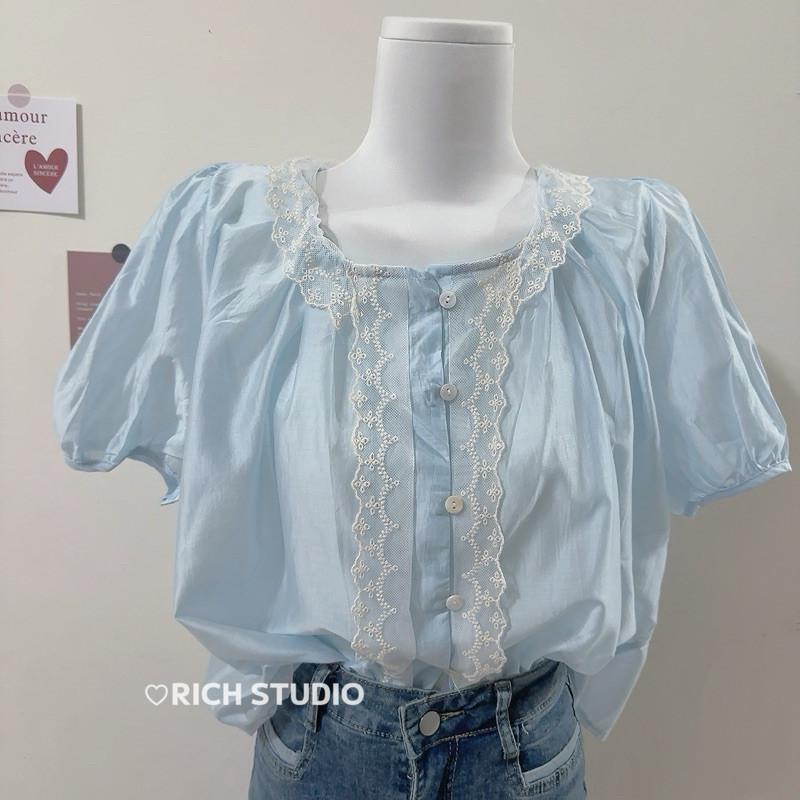 𝐑𝐈𝐂𝐇｜現貨🔥實拍*韓系減齡微透花邊拼接甜美百搭天絲質感泡泡袖-細節圖2