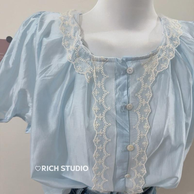 𝐑𝐈𝐂𝐇｜現貨🔥實拍*韓系減齡微透花邊拼接甜美百搭天絲質感泡泡袖-細節圖9