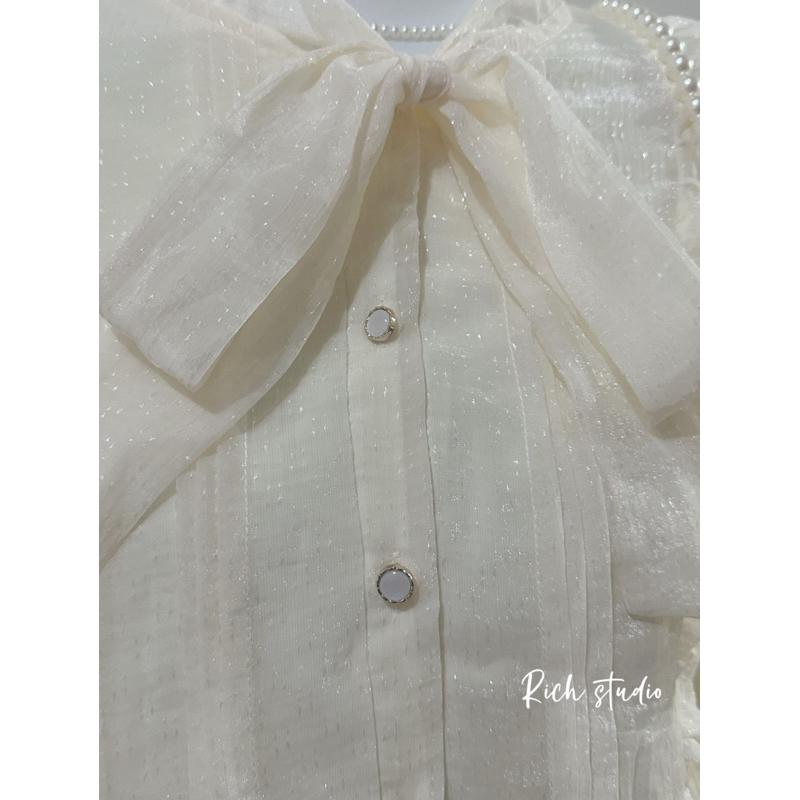 𝐑𝐈𝐂𝐇｜冷冷也要當仙女!!加絨荷葉邊蝴蝶結喇叭袖雪紡上衣♡預購-細節圖9