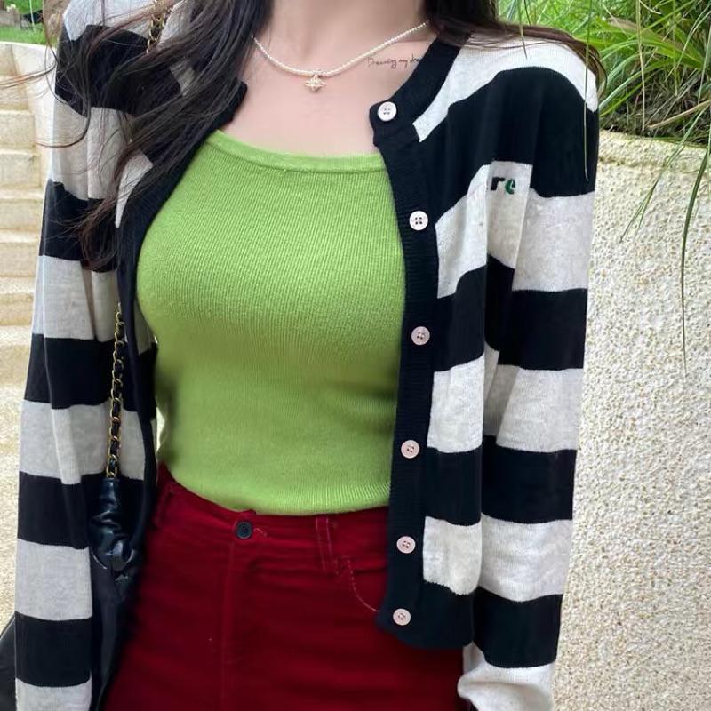 𝐑𝐈𝐂𝐇｜🍂刺繡針織罩衫上衣百搭薄外套☁️預購-細節圖5