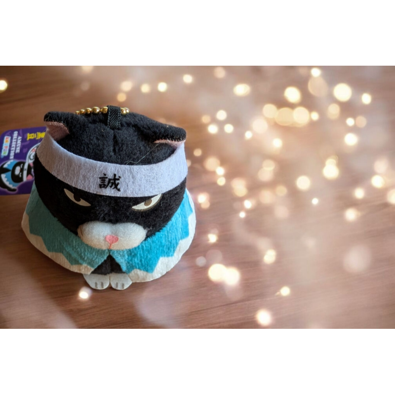 《希望之棲》【現貨】函館五稜郭限定黑豆胖貓 amuse新選組黑豆貓咪公仔吊飾 日本當地限定土產 新選組 土方歲三-細節圖2