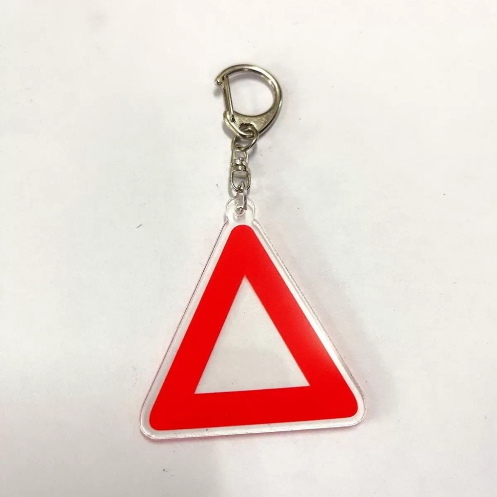 吊飾9.紅色三角形