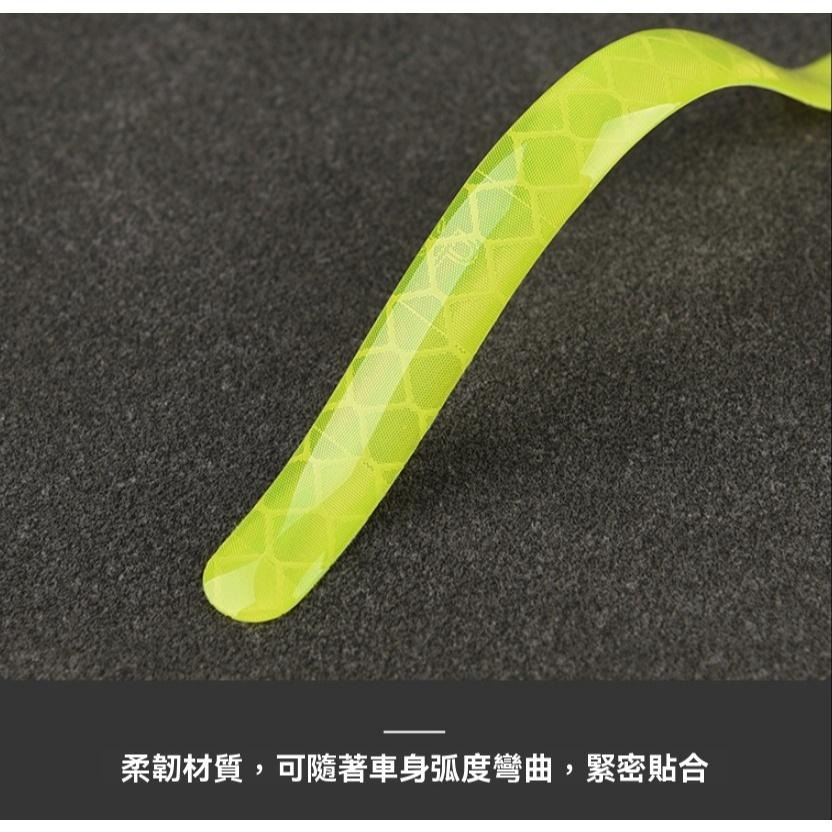 反光貼 反光條 防撞條 汽車輪圈  輪胎 警告貼 銀色 貼紙 裝飾 安全條 警示條 高品質 材質好 耐用 GD生活批發-細節圖9